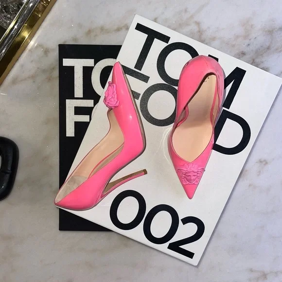 New Versace Pink Palazzo Medusa Patent Leather Pointed Toe Pump in Pink - Picture 4 of 17